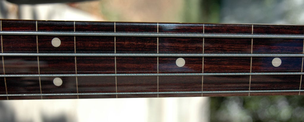 FretlessFB01.jpg