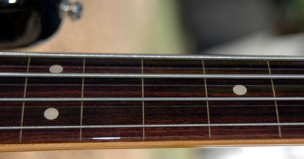 FretlessFB02.jpg