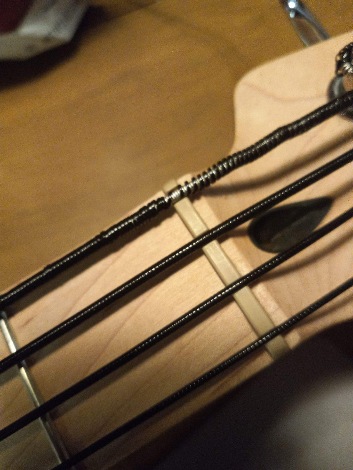 fukt string.jpg