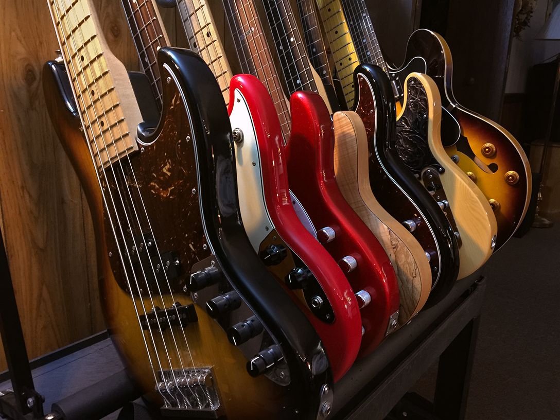 Full guitar rack 2018.png