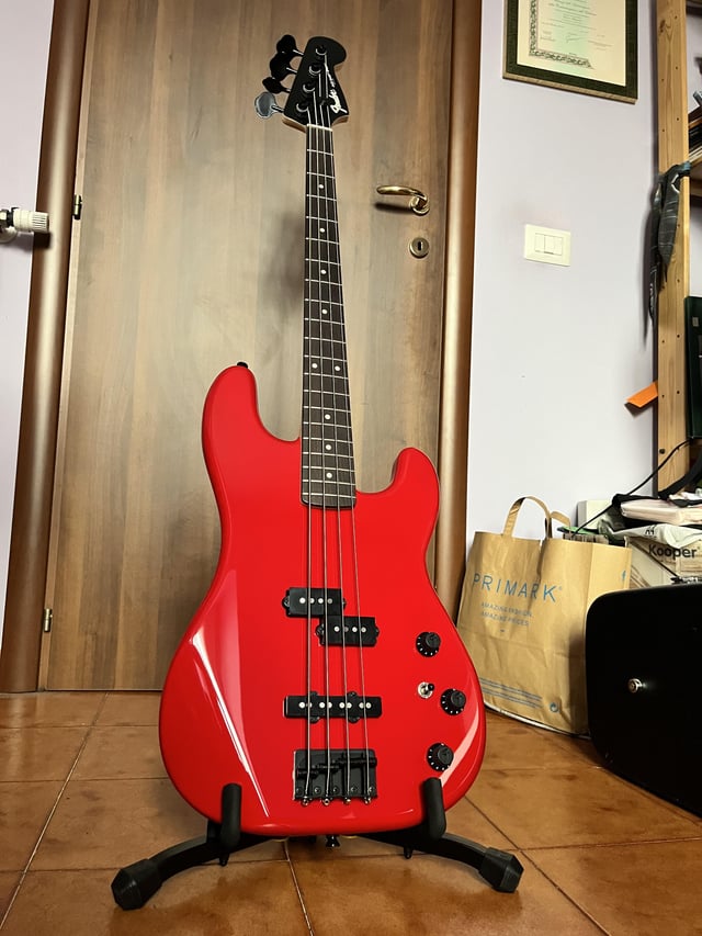 fz4trja9rs081.jpg