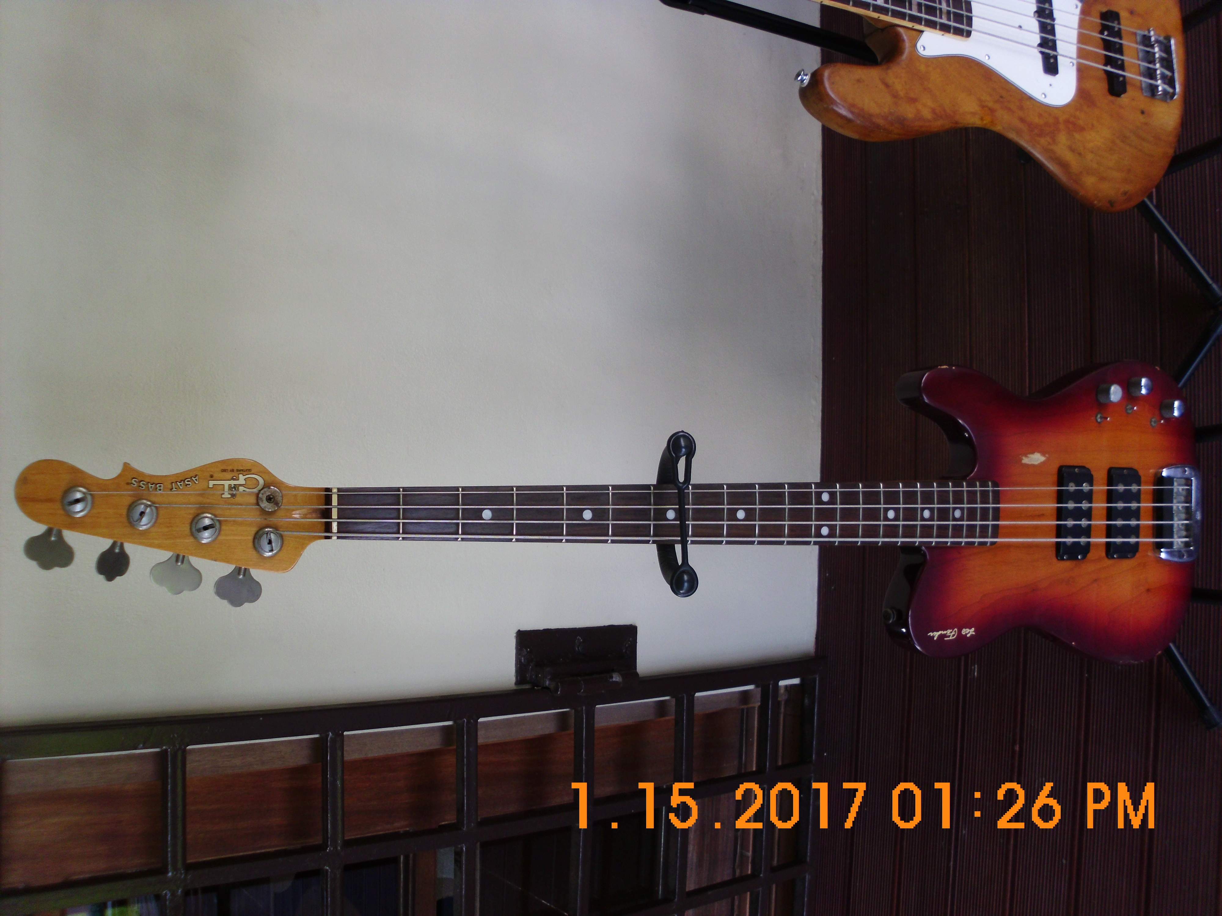 G&L ASAT.jpg
