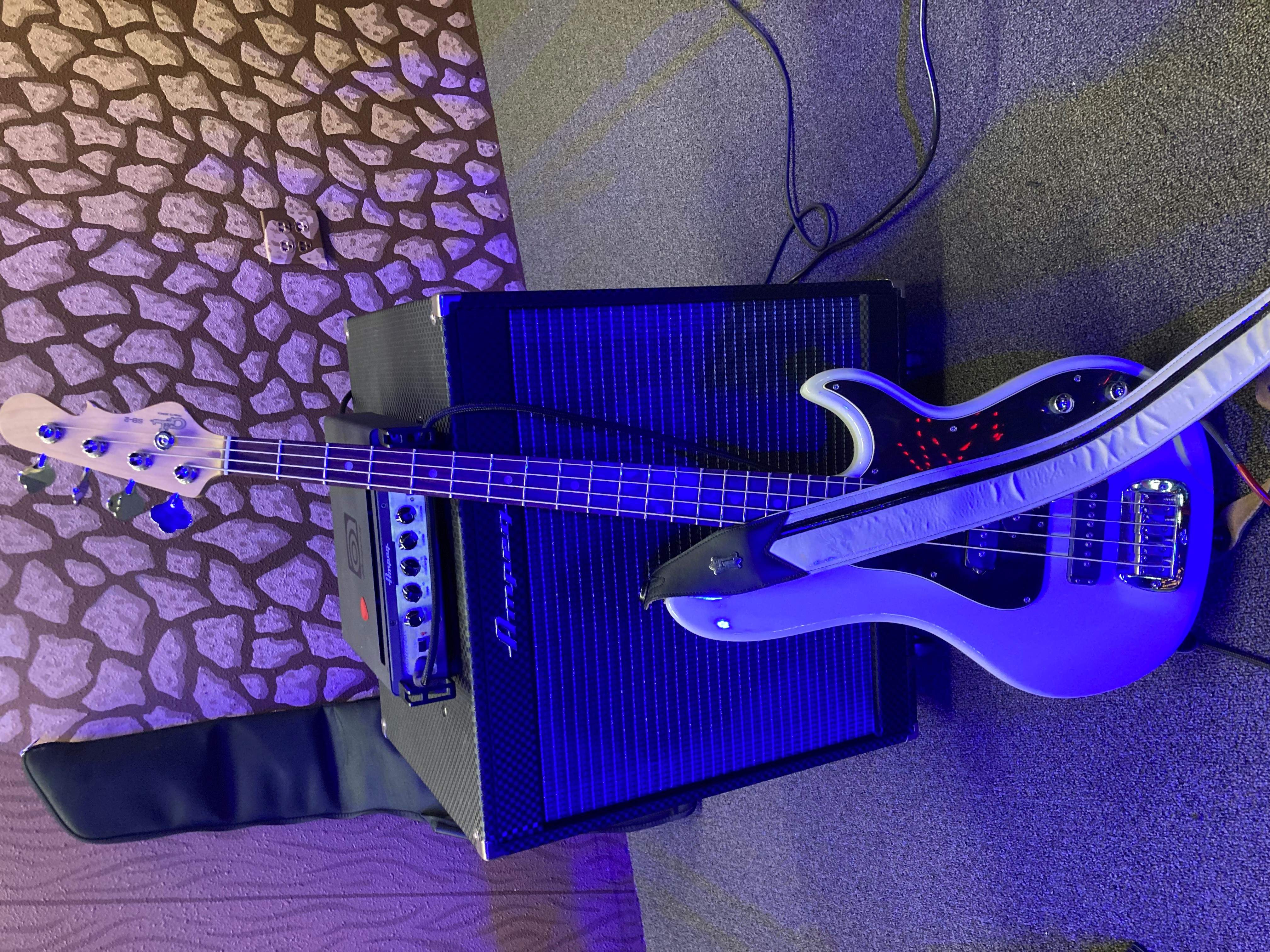 G&L.jpg