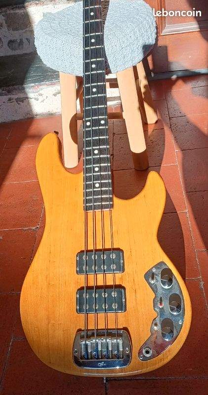 G&L L2000e 1981 a.jpg