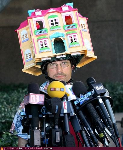 gard_dollhouse.jpg