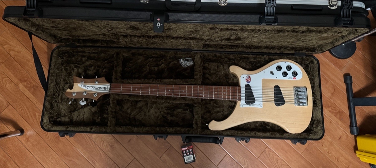 Gator Case w-Ric.jpg