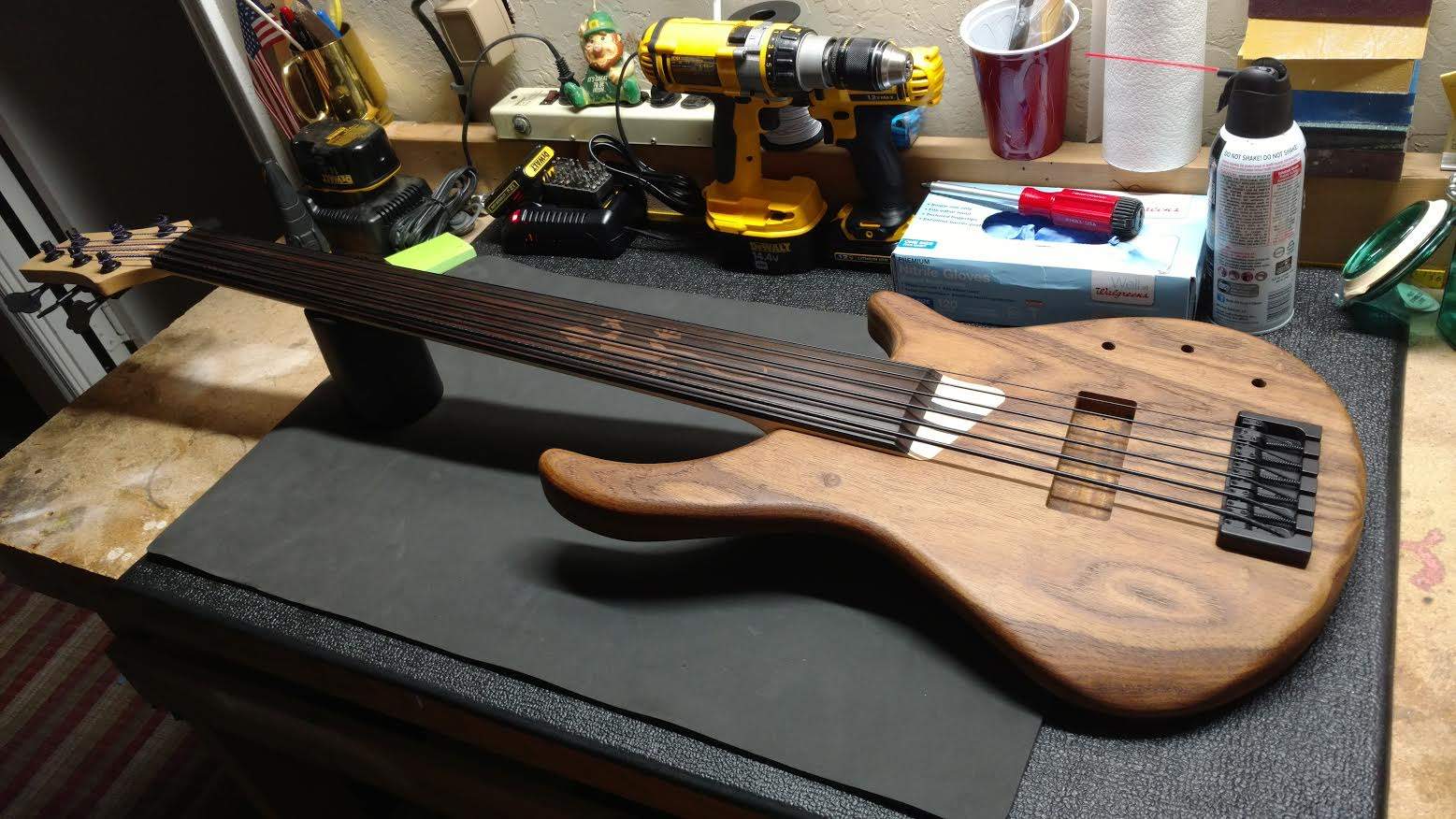 Gecko 6FL Hardware on Front 2.jpg
