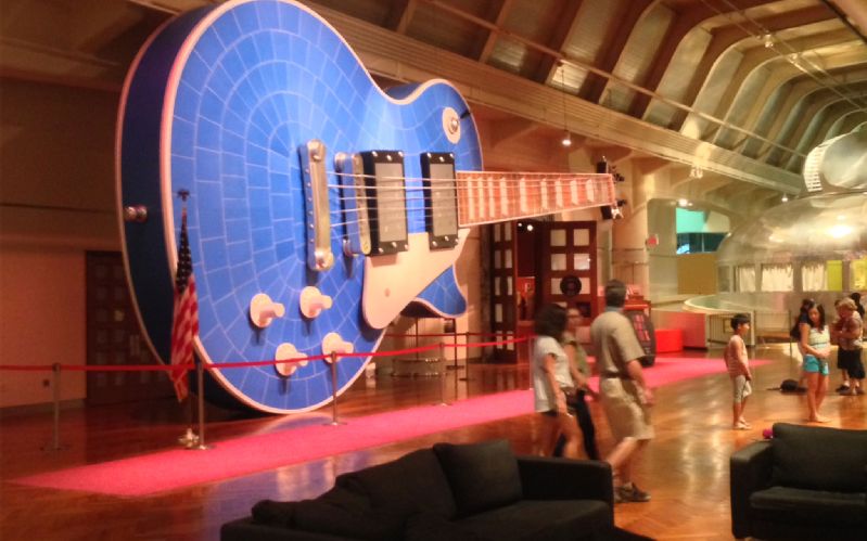 giant-guitar.jpg