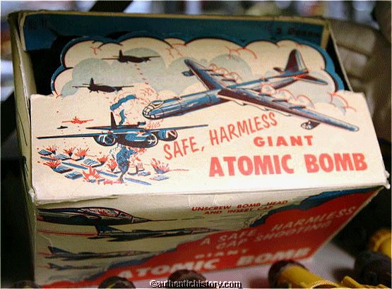 Giant_Atomic_Bomb_Toy_Box.jpg
