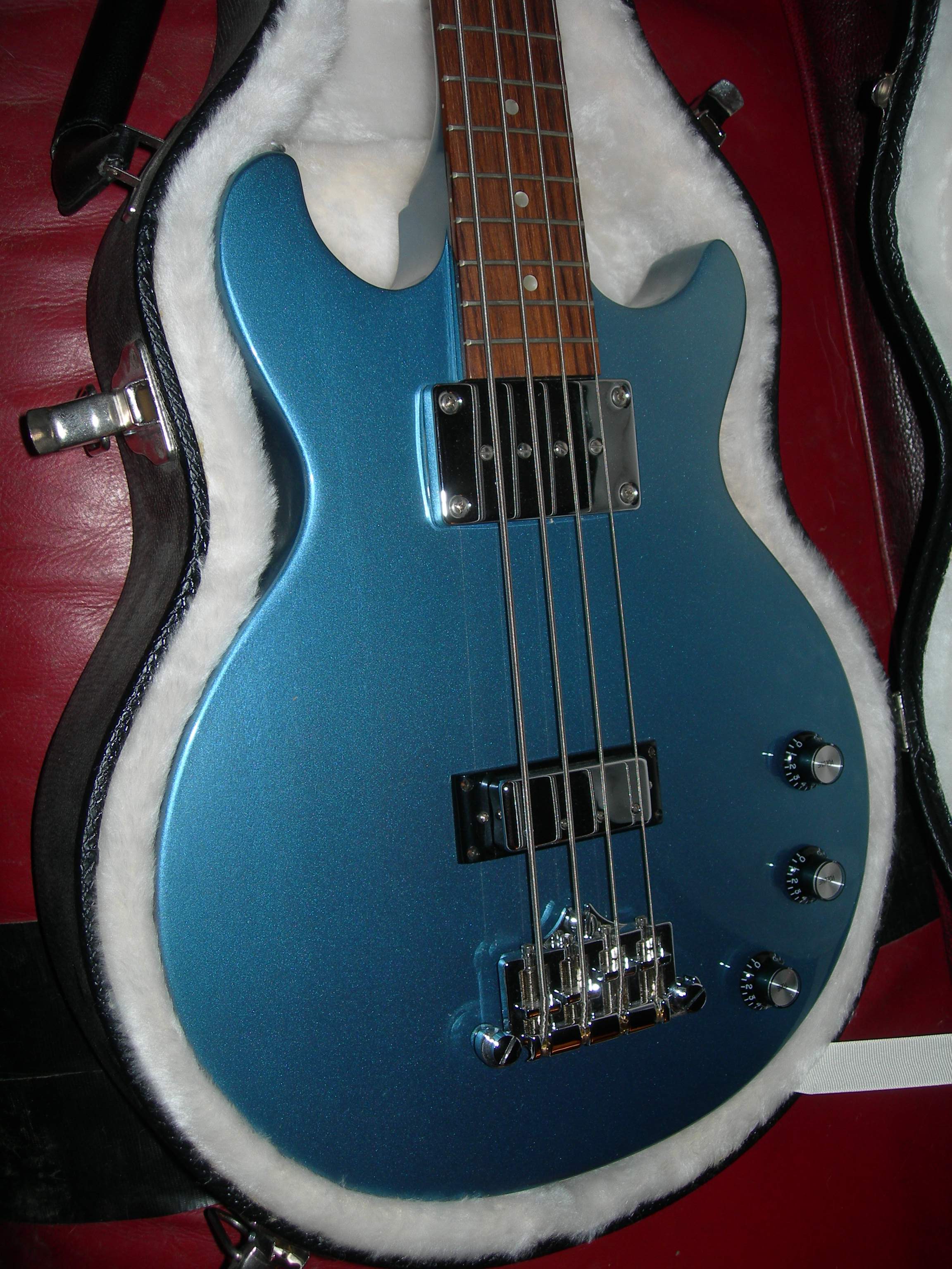 Gibson EB-11.jpg
