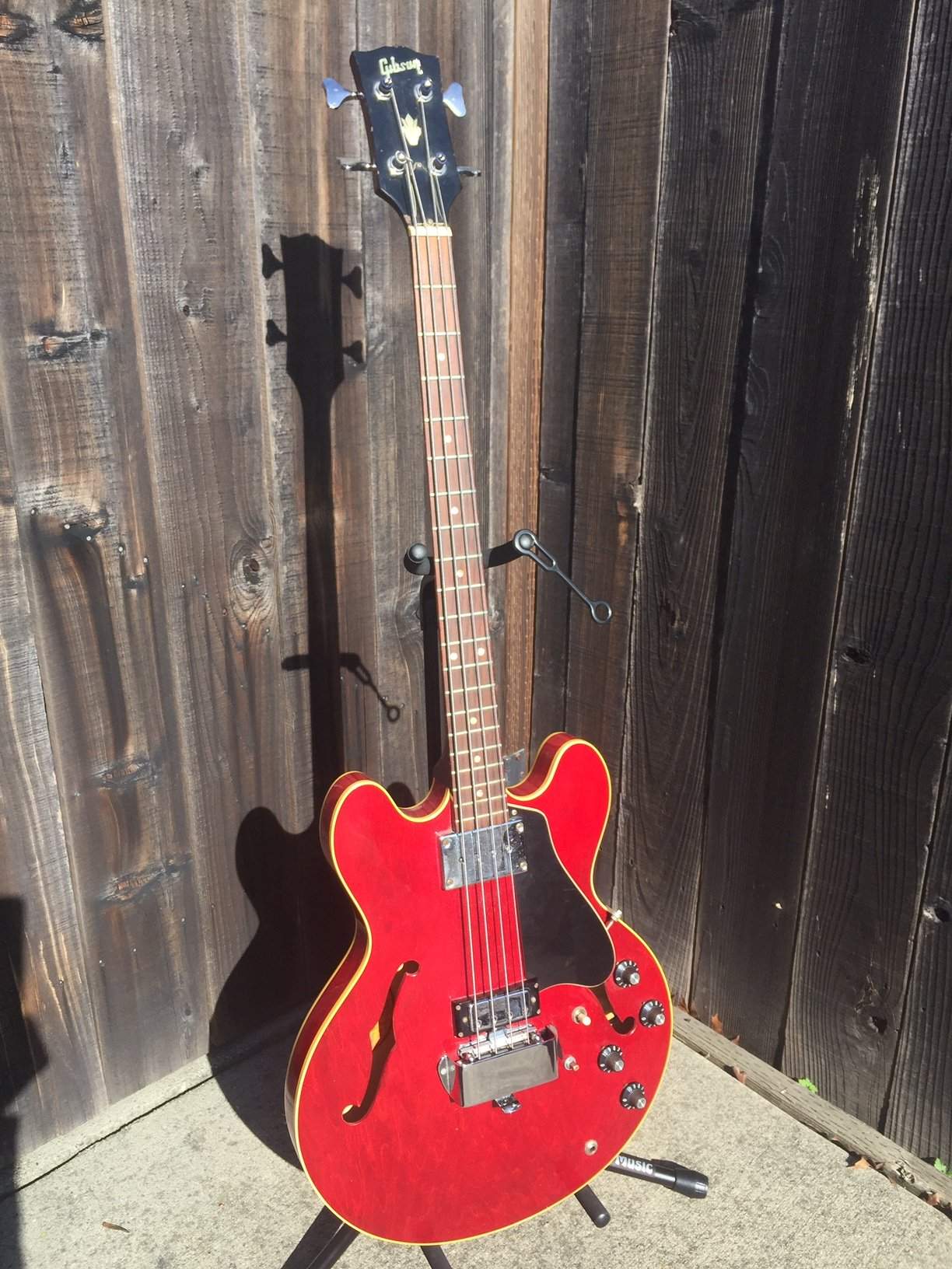 Gibson.JPG