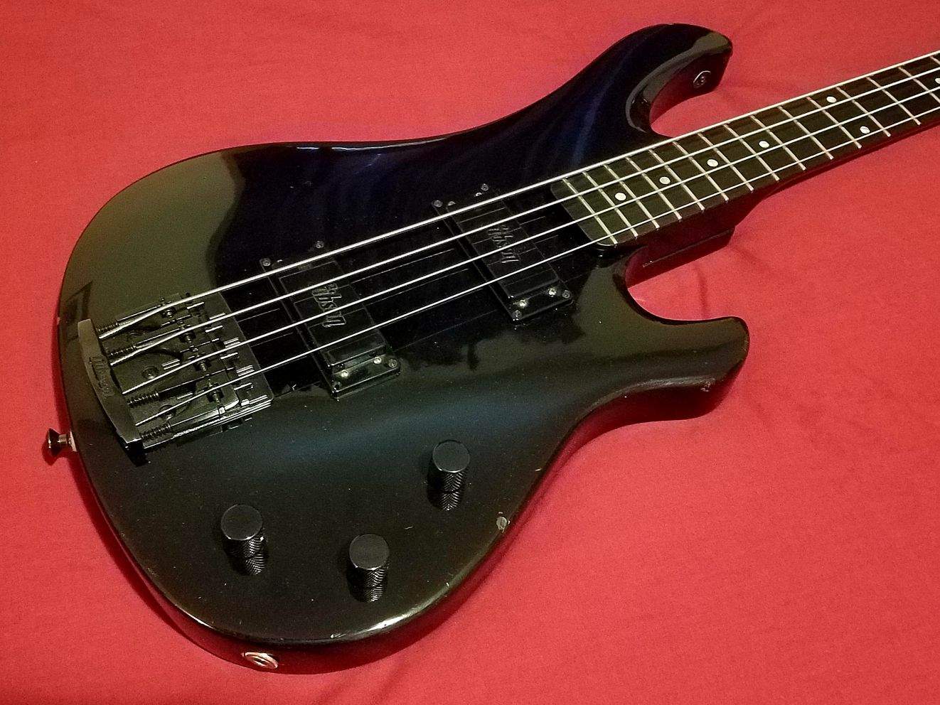 Gibson Q-80 (angled).jpeg
