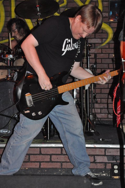 Gibsonpose.jpg