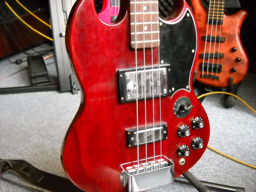 GibsonSGEB-3L008.jpg
