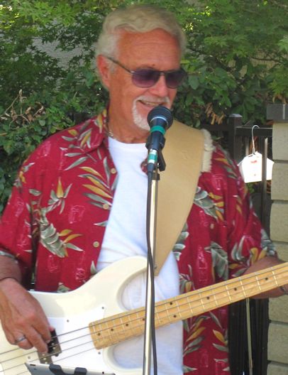 Gio Gig Pic Small.jpg