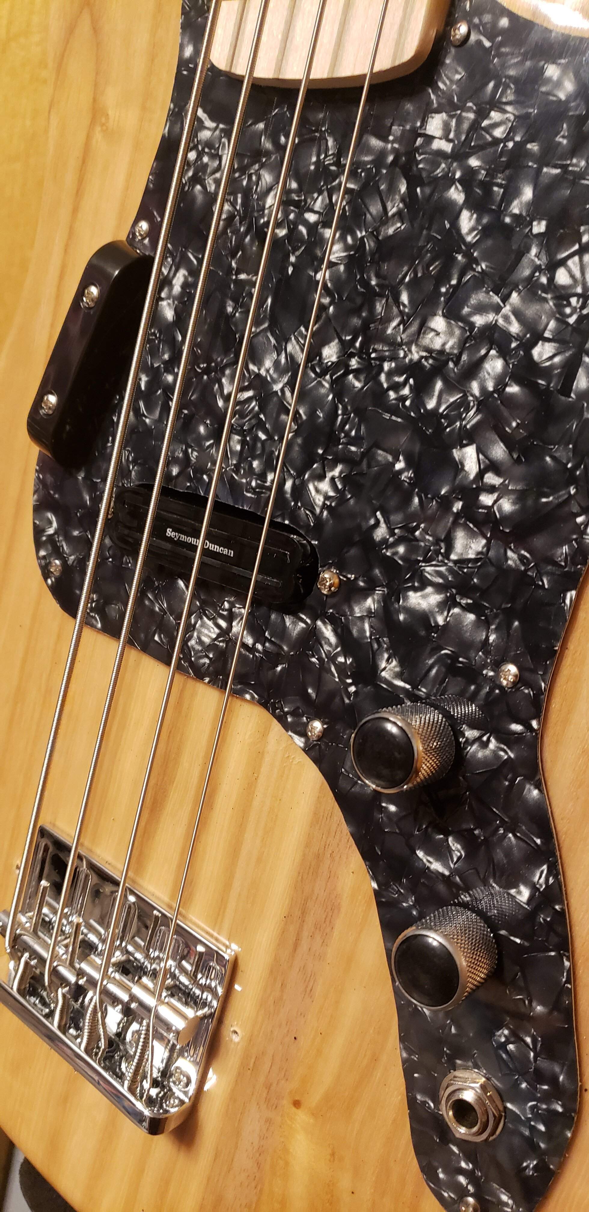 Glarry Pickguard Detail.jpg