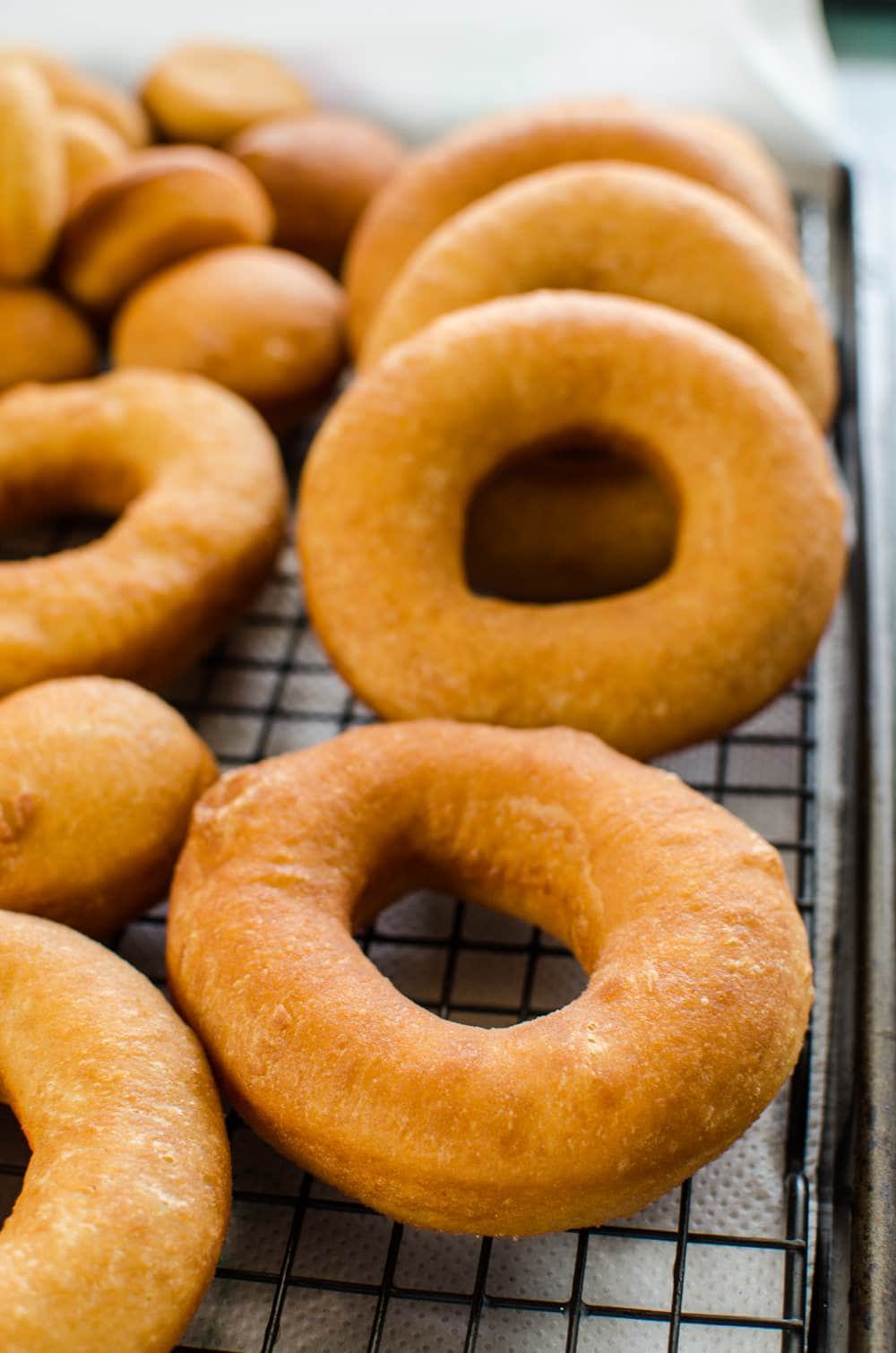 Glazed-Donuts-4119.jpg