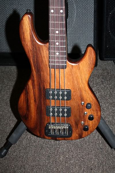 GLL2000Walnut_RW8Close.jpg