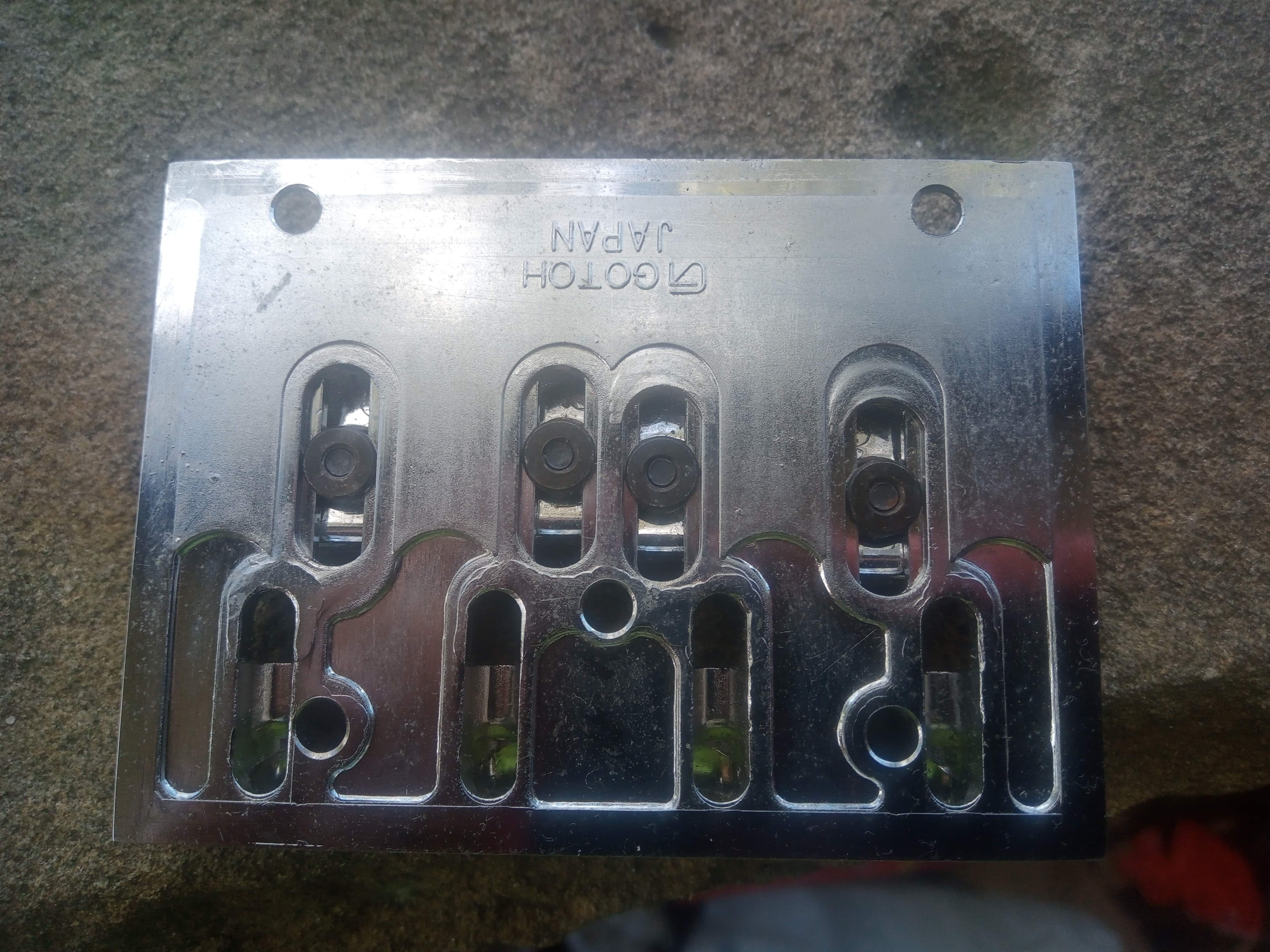 Gotoh 4 string rear.jpg