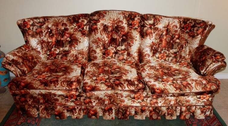 grandma_70ssofa_memedcouch.jpg
