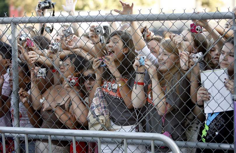 Groupies-groupees_pics_809.jpg