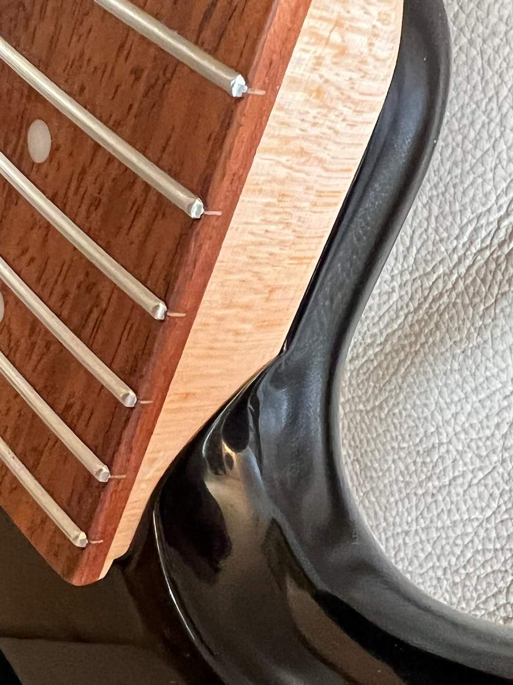 GSRM25 Mikro 5-string neck pocket - 2.jpeg