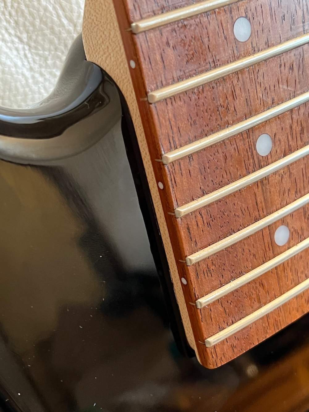 GSRM25 Mikro 5-string neck pocket - 3.jpeg