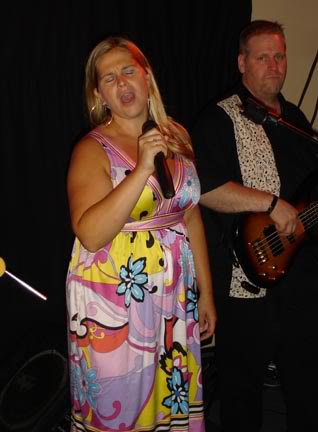 guestsinger.jpg