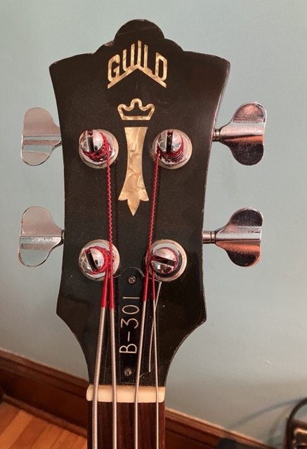 Guild-B301-headstock.jpeg