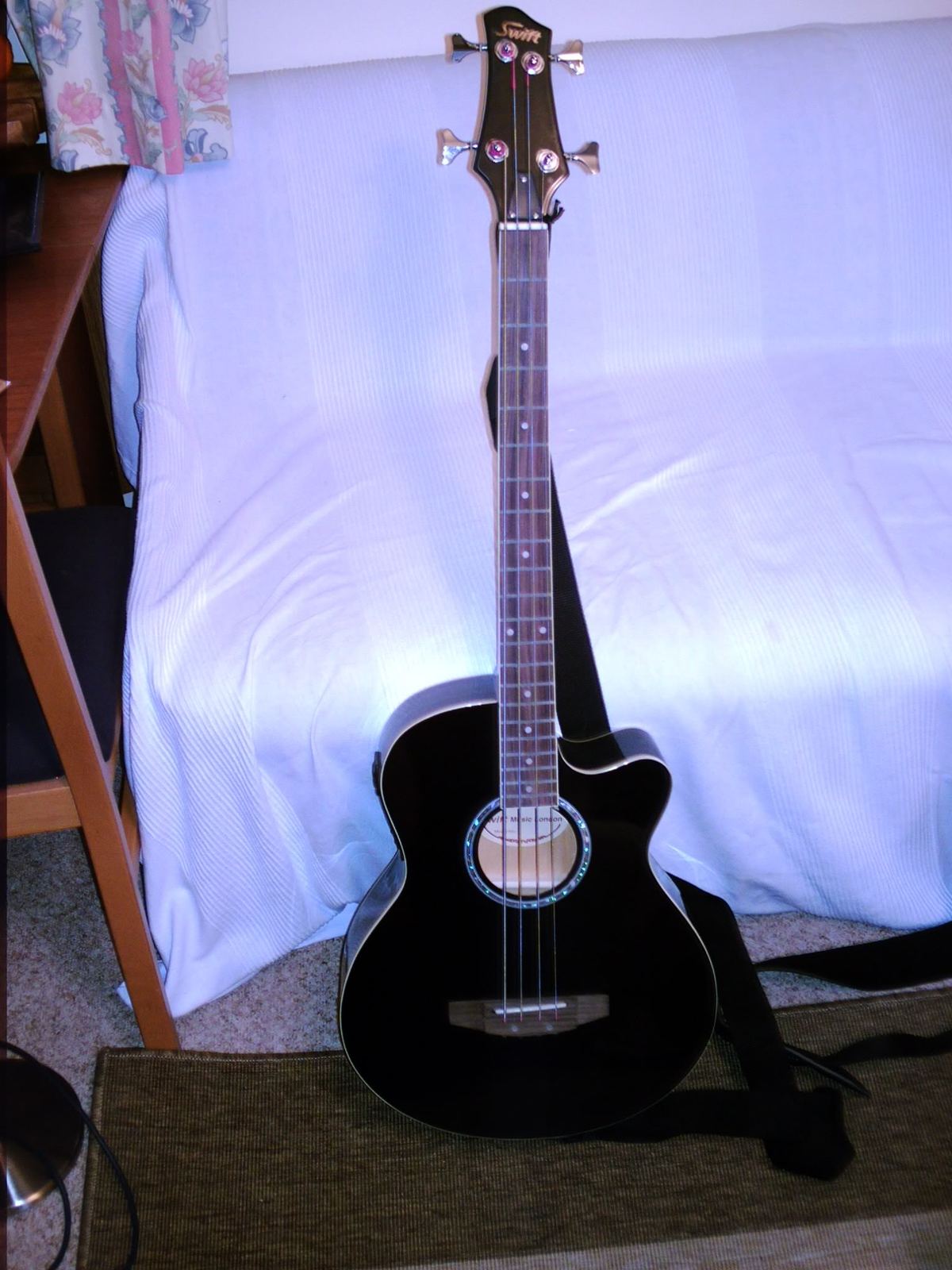 Guitars004.jpg