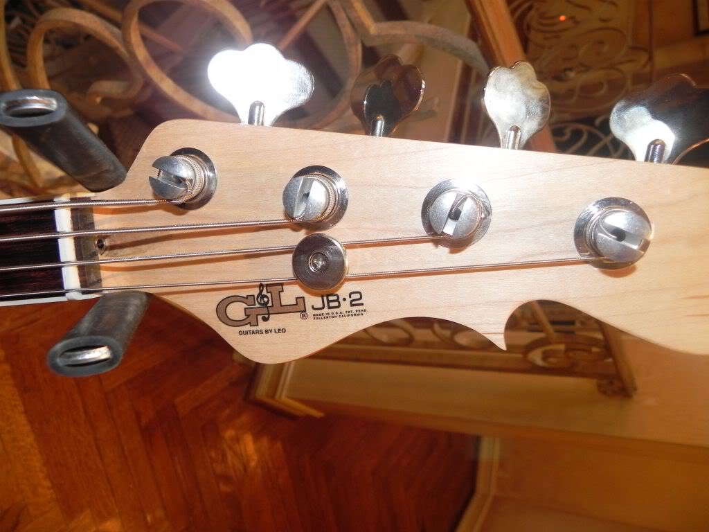 Guitars011.jpg