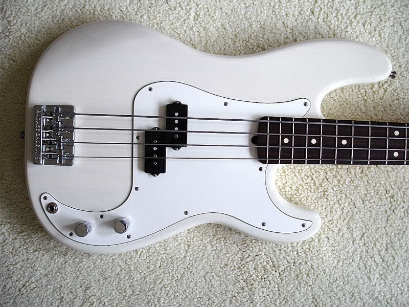 Guitars1810001.jpg