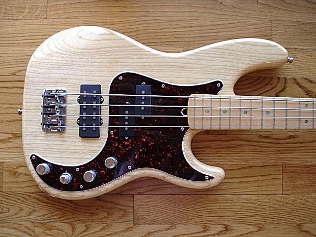 Guitars2130001.jpg