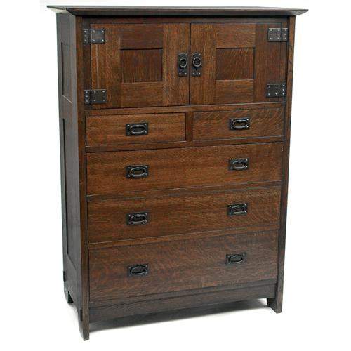 Gustav Stickley 614 Chest E 01.jpg