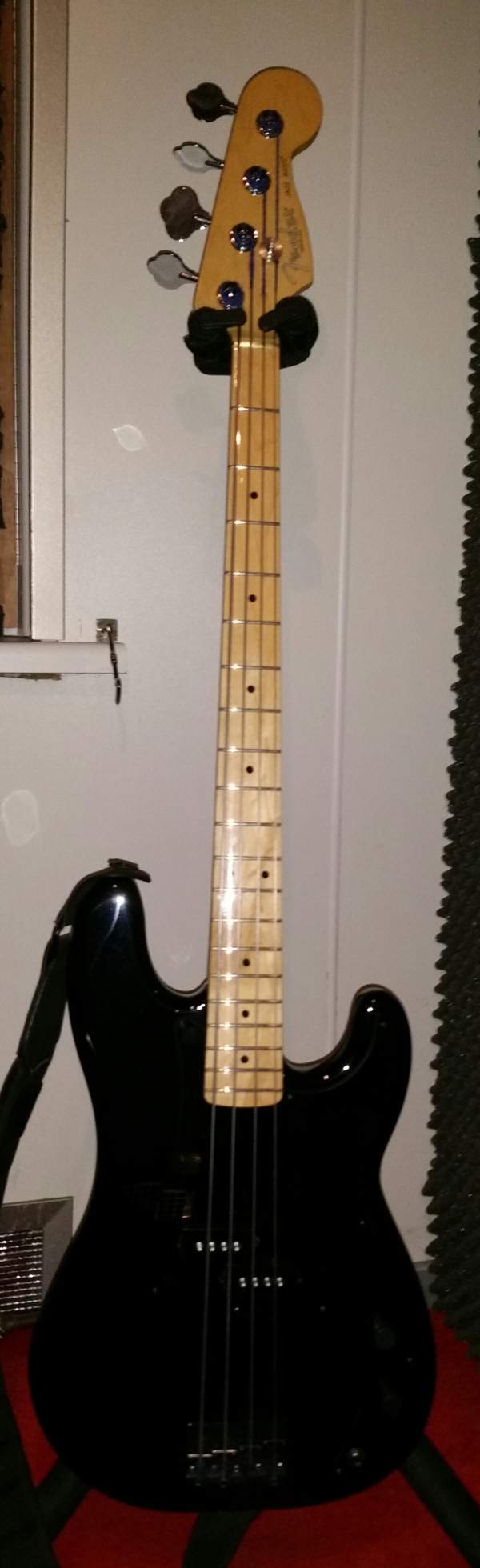HALSIGPBASS.jpg