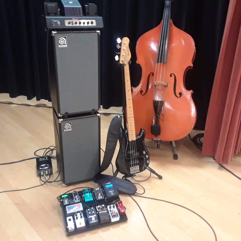 Hammersmith Upton Ampeg Pedals.jpg