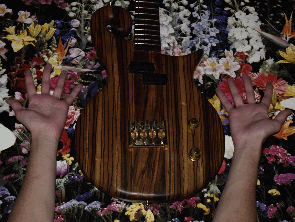 hands_guitar.gif