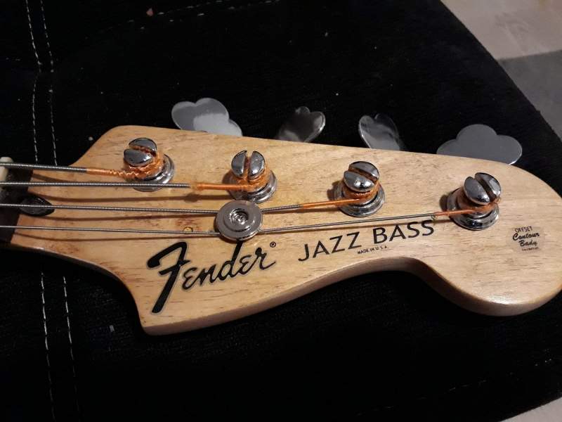 Harley Benton Strings (800x600).jpg