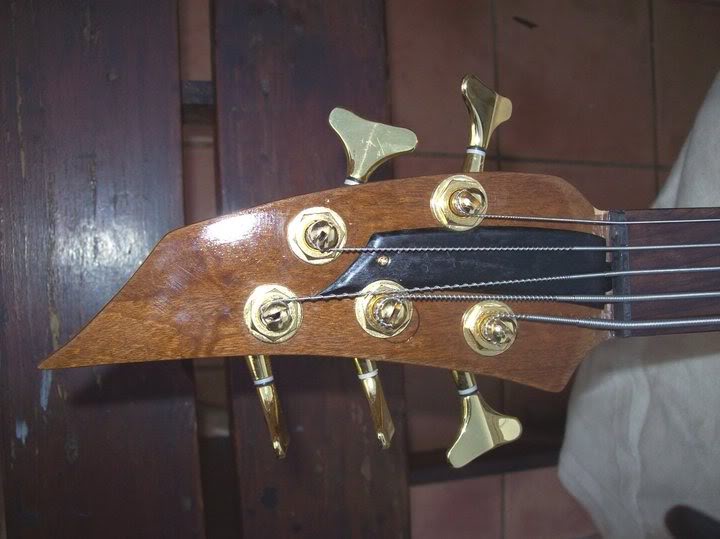 headstock.jpg