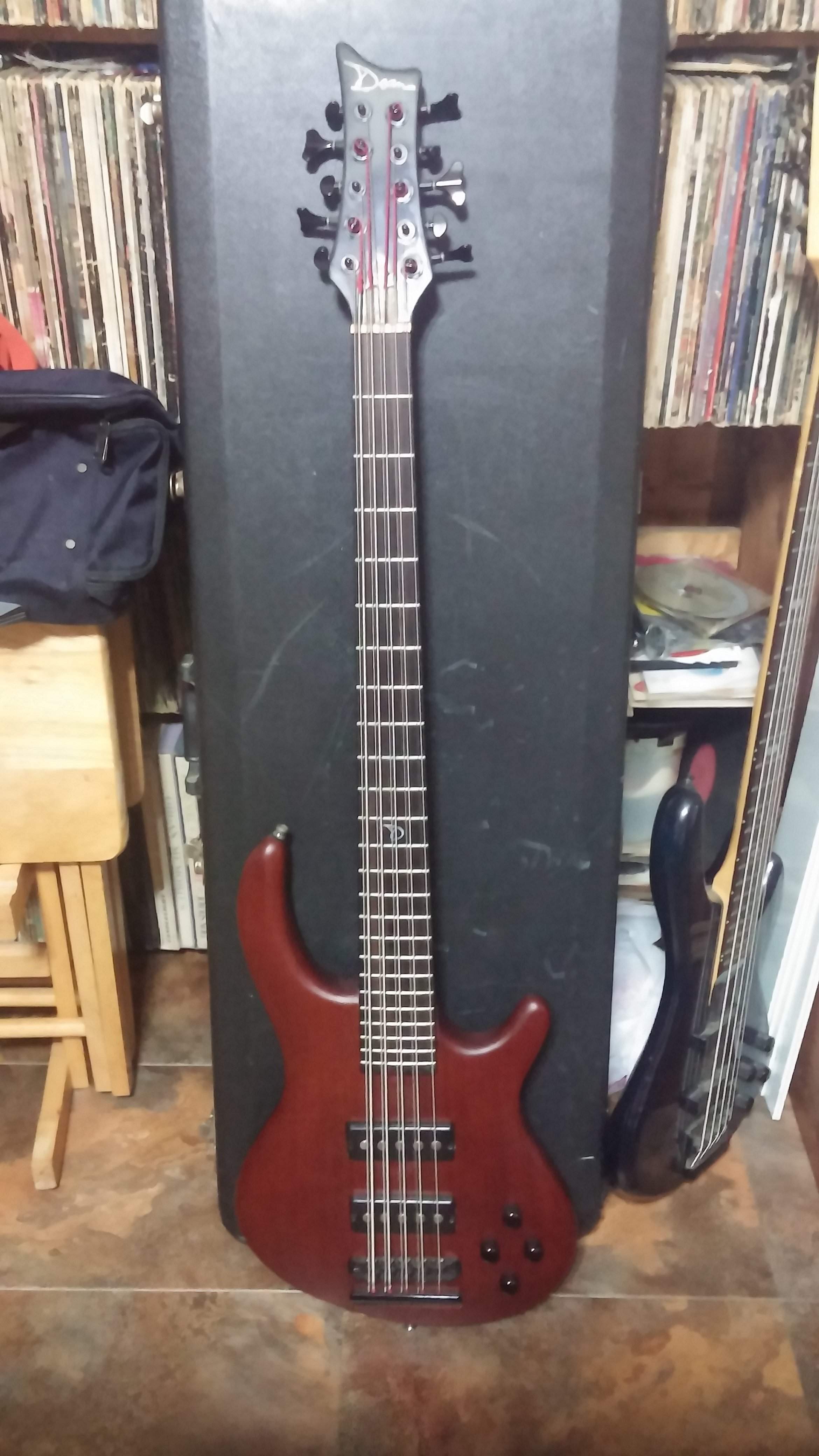 Headstock.jpg