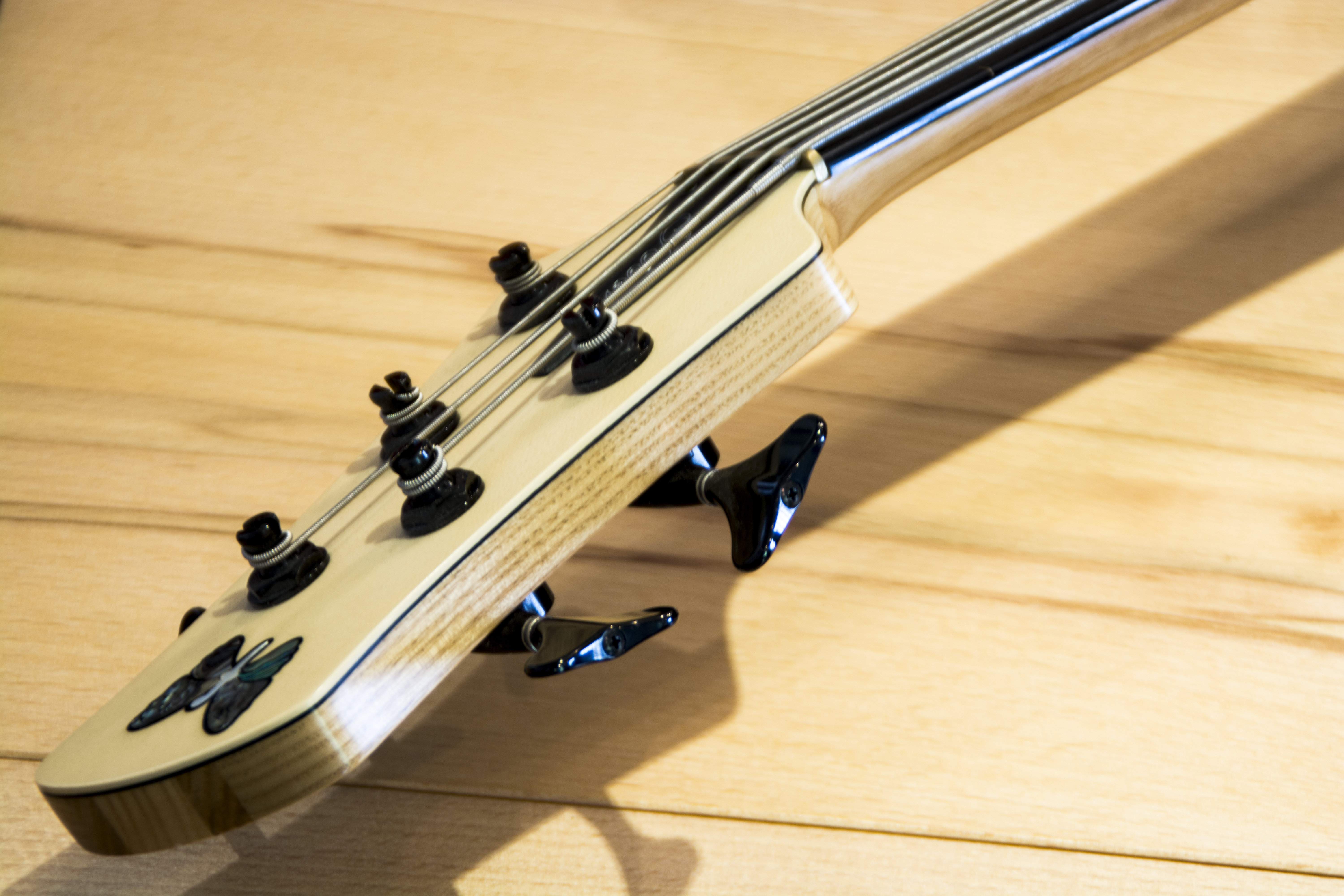 headstock.jpg