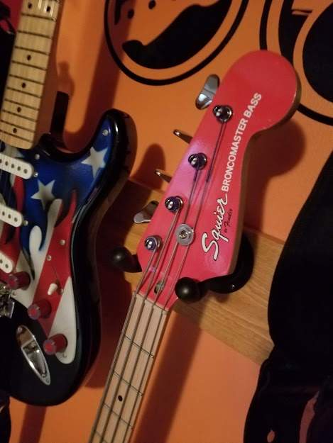headstock.jpg