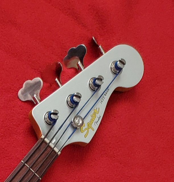 Headstock.jpg