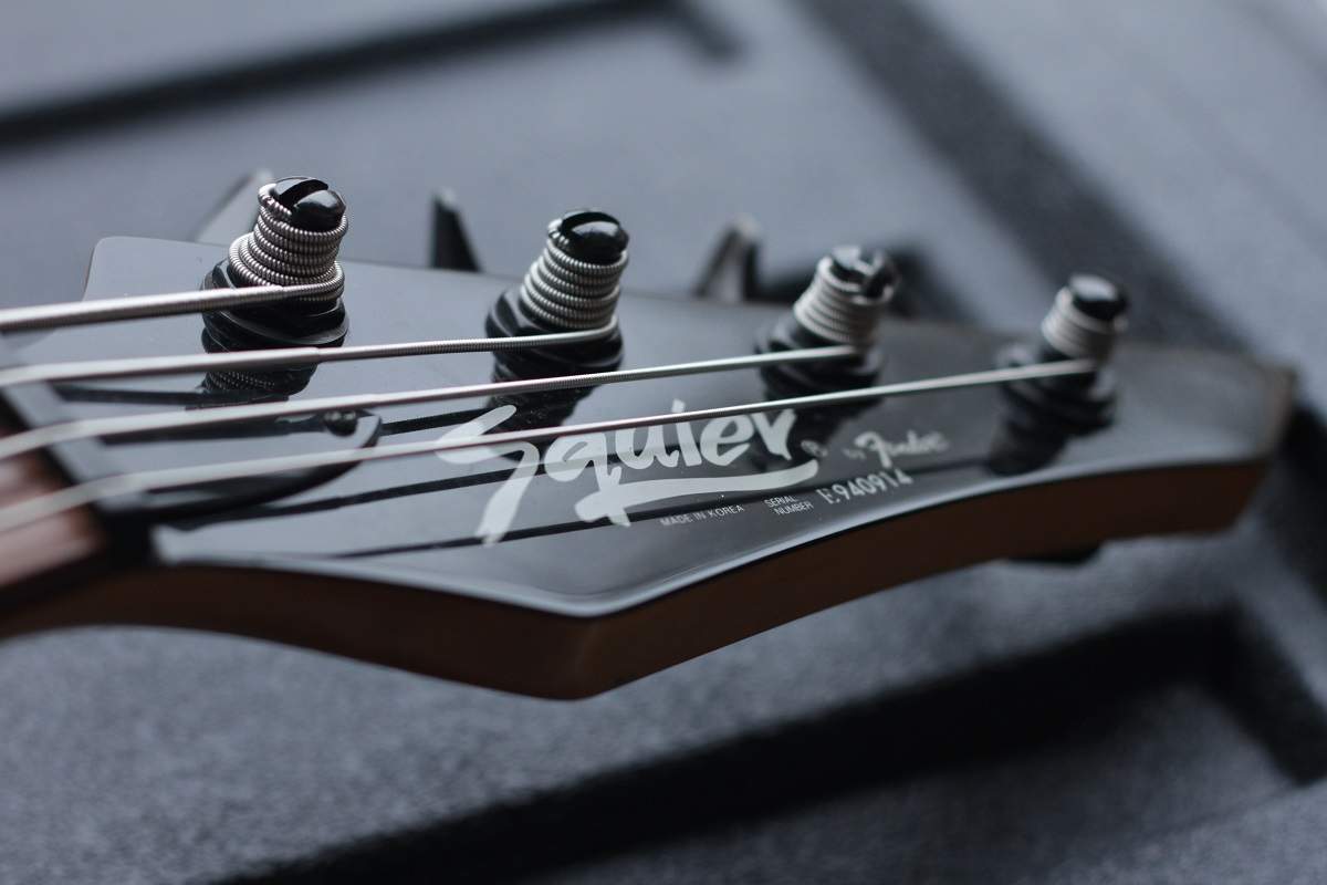 Headstock.jpg