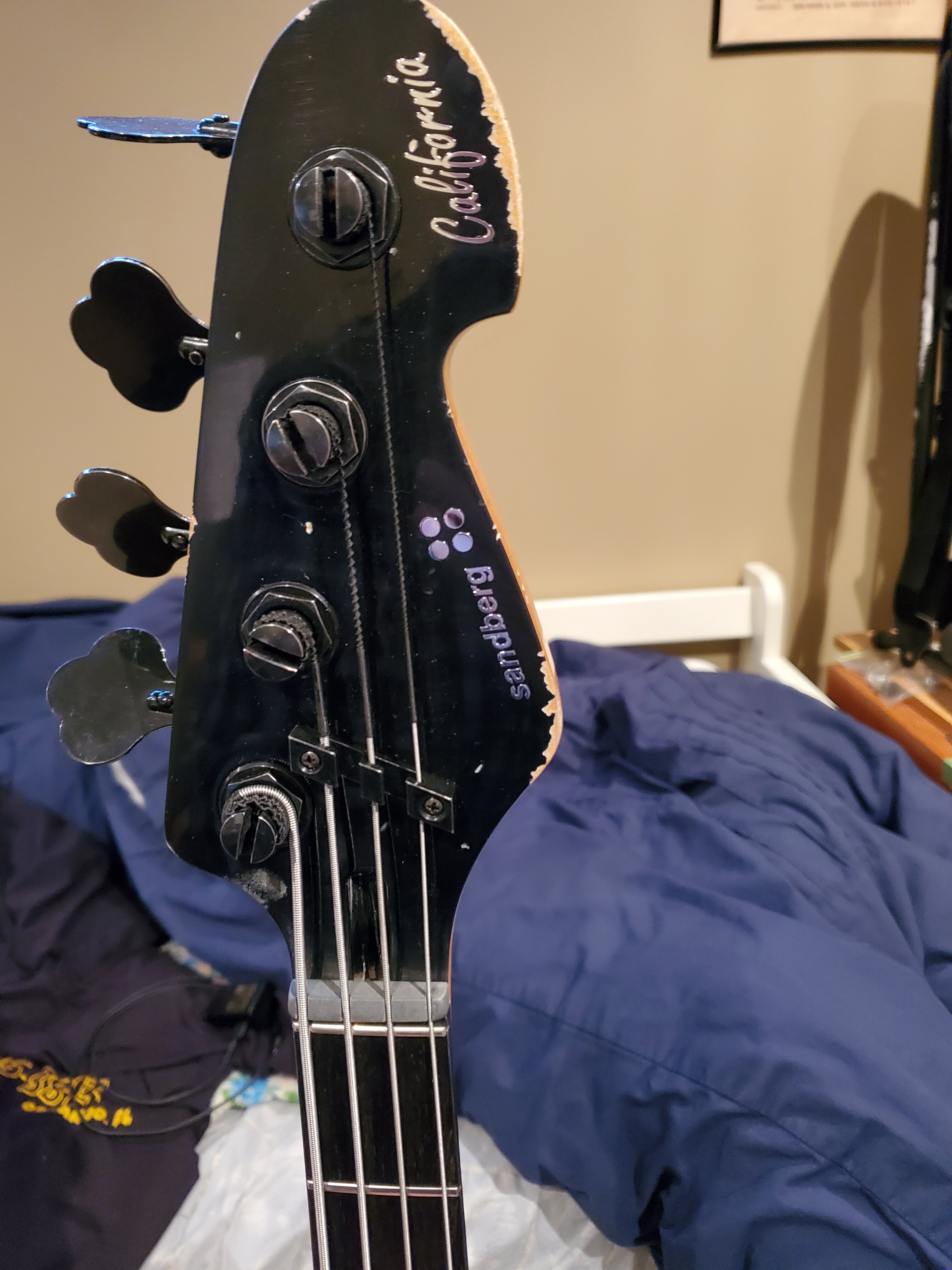 Headstock.jpg