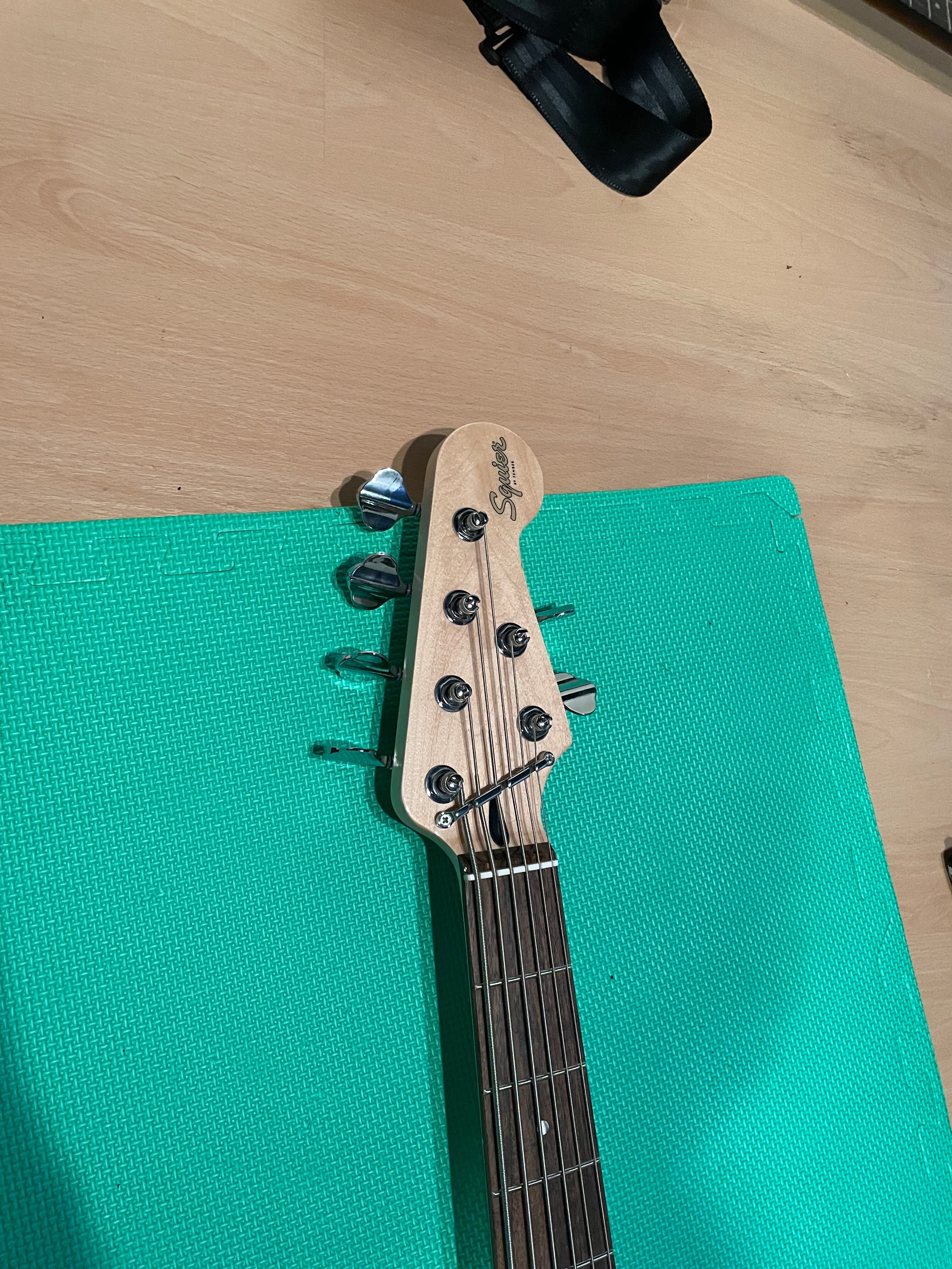 Headstock.jpg