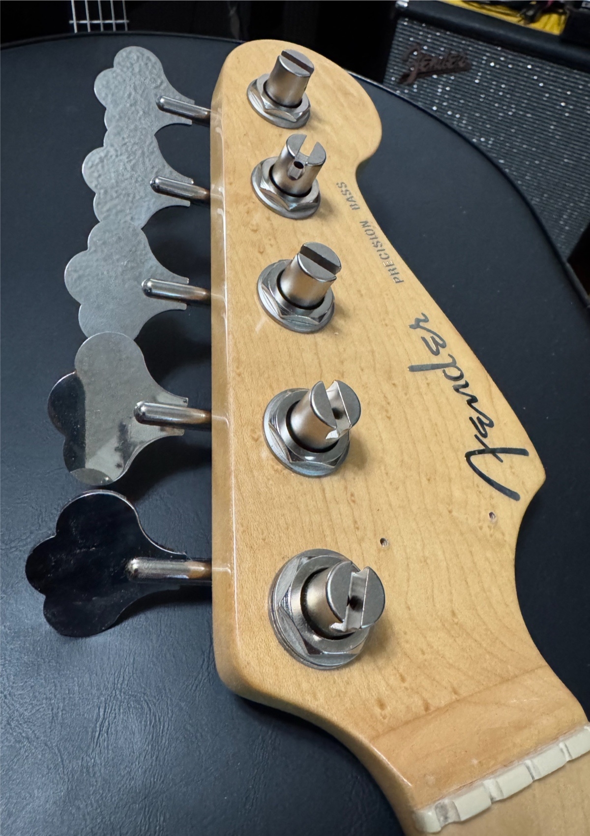 headstock.jpg