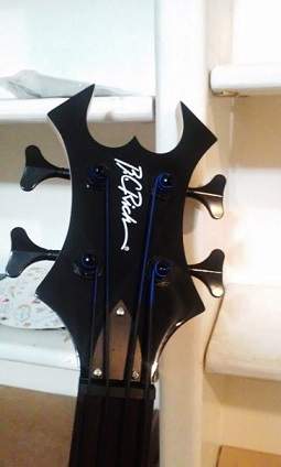 Headstock.jpg