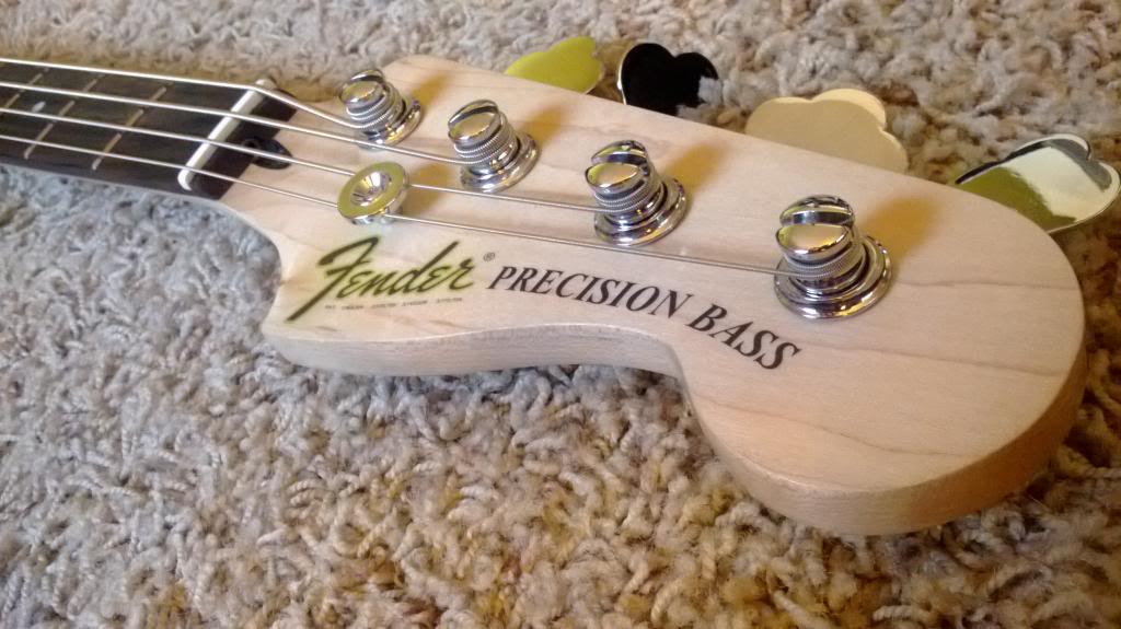 Headstock1_zpsed5b0882.jpg
