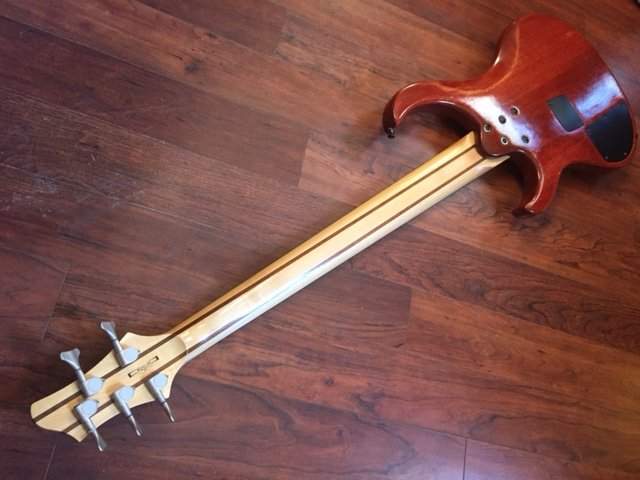 headstock2.JPG
